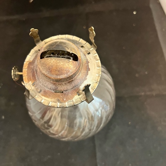 Vintage Kaadan Ltd Swirl Glass oil lamp. - Picture 2 of 4